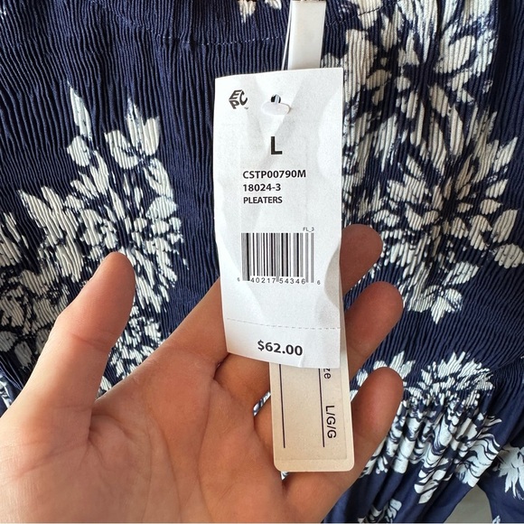 NWT Spense Blue and White Bell Sleeve Blouse - Picture 2 of 5